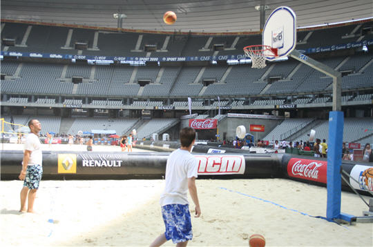La plage au stade de France - En images : le beach basket