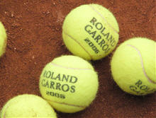 Pourquoi les balles de tennis sont-elles en feutre jaune ?